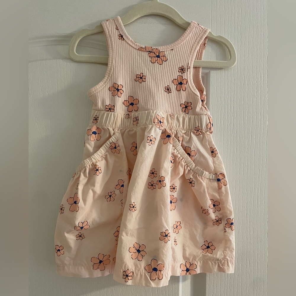 Zara flowered dress with pockets, size 18m